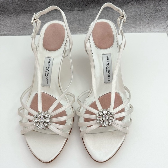 Filippa Scott Shoes - NEW! Filippa Scott Lori Wedding shoe heels 39 8.5 satin ivory crystal